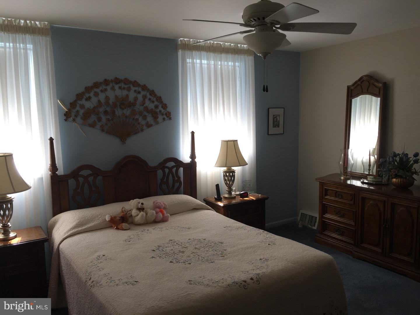 11869 Sewell Road Philadelphia, PA 19116 - Photo 10 of 18 Bedroom - Main