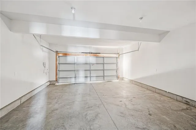 $2,800 | 8736 Southwest Brickell Drive, Blue Springs, MO 64064