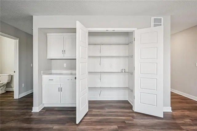 $2,800 | 8736 Southwest Brickell Drive, Blue Springs, MO 64064