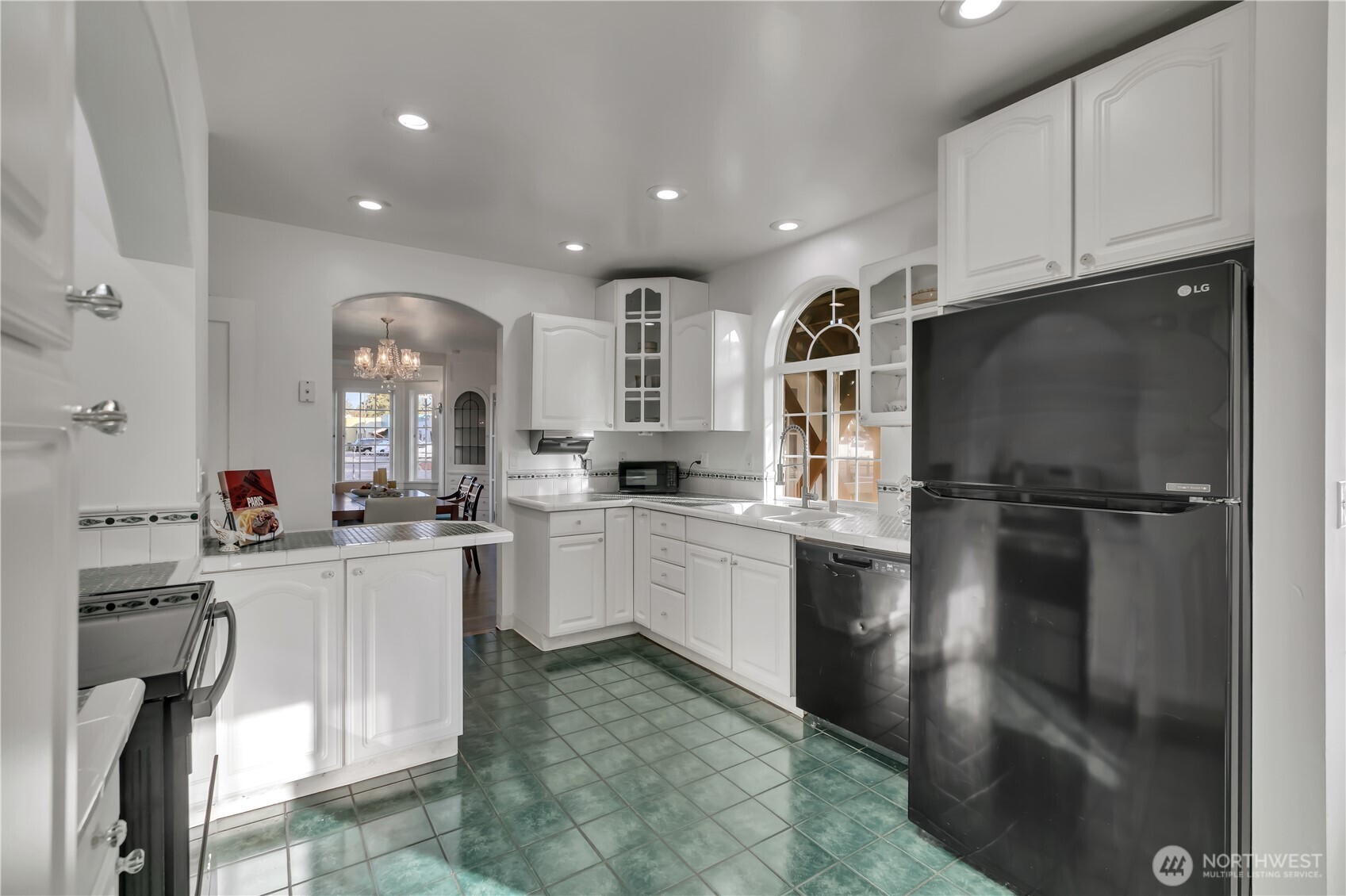 7656 Pacific Avenue Tacoma, WA 98408 - Photo 15 of 40