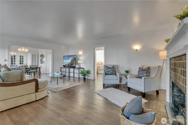 $849,999 | 7656 Pacific Avenue, Tacoma, WA 98408