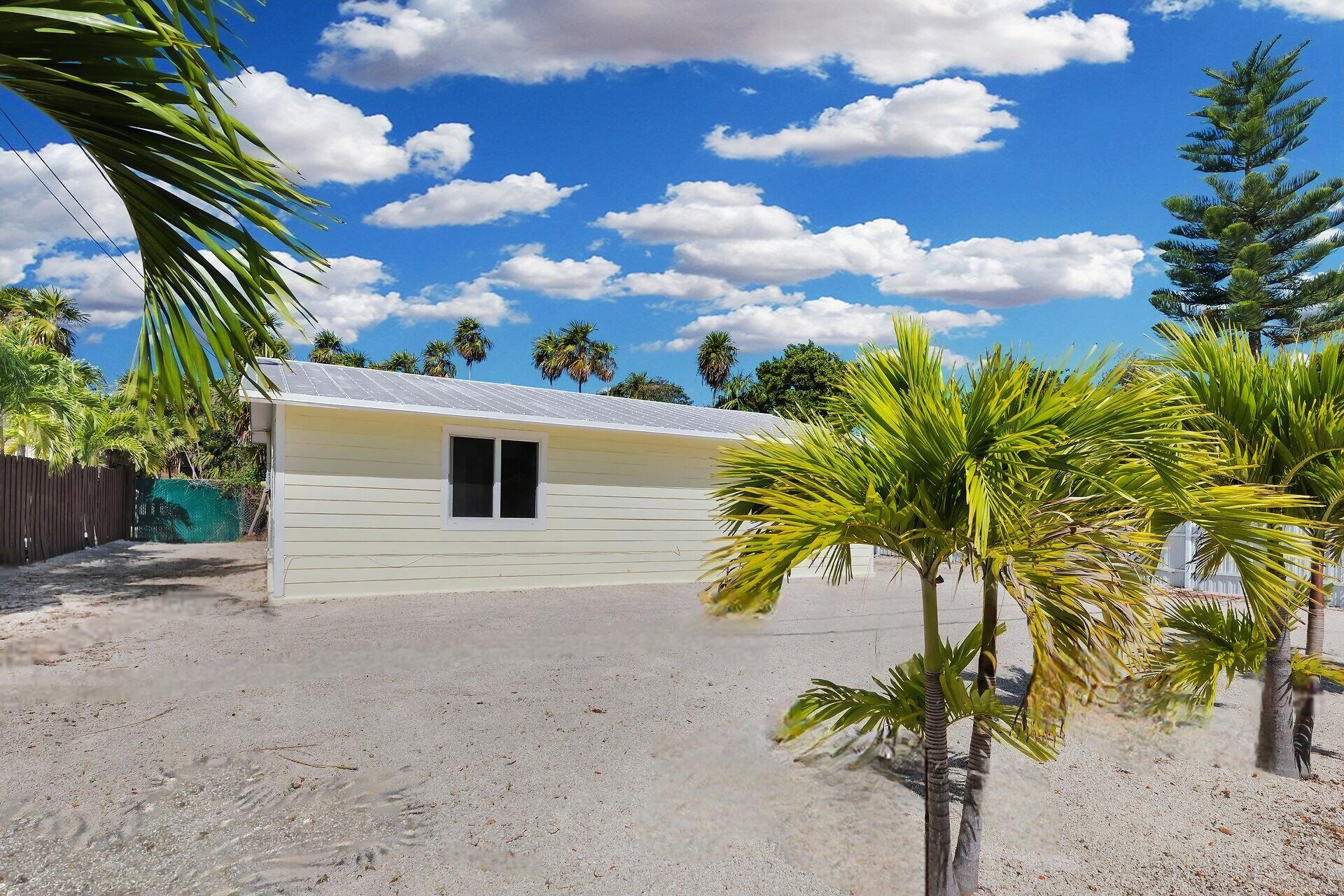 417 95th Street Marathon, FL 33050 - Photo 11 of 28 a view of a backyard