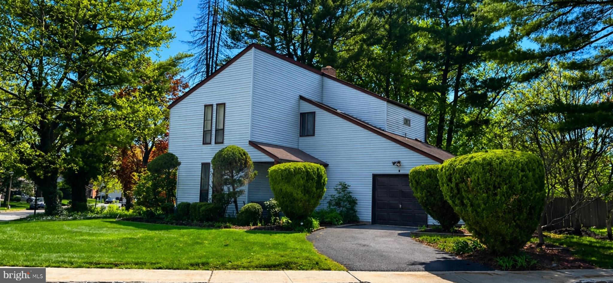 4 Robertson Road East Windsor, NJ 08520 - Photo 1 of 29 4 Robertson Rd.