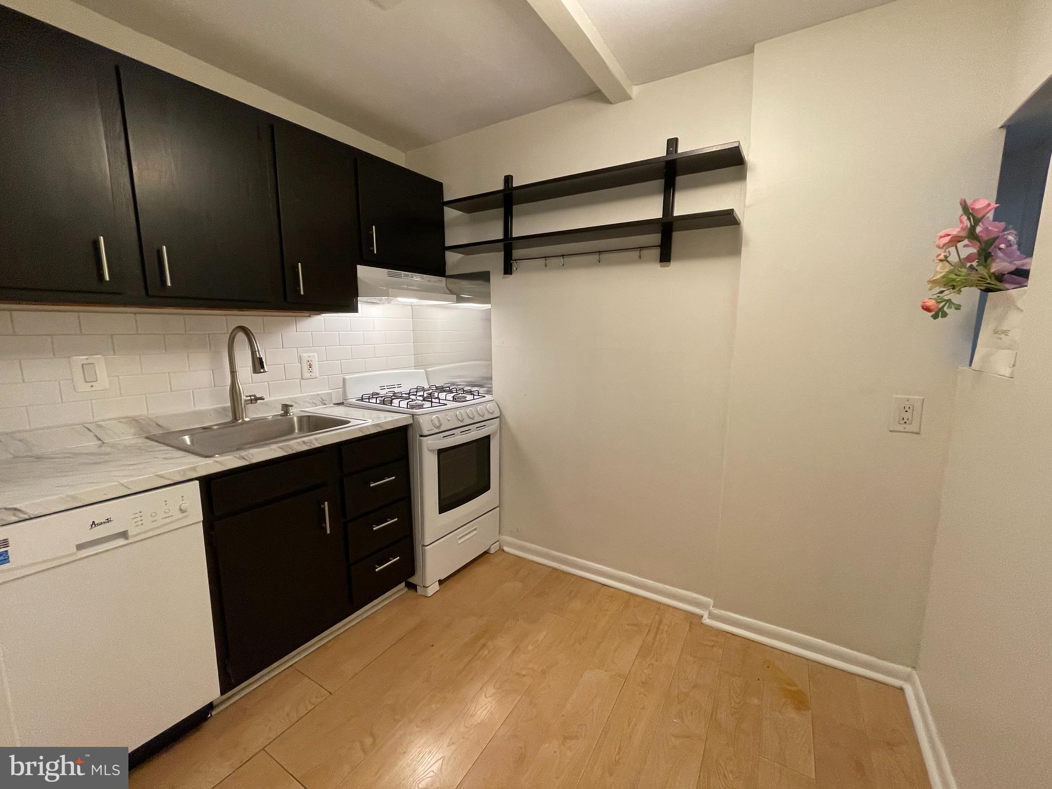792 South Front Street, Unit B Philadelphia, PA 19147 - Photo 7 of 18