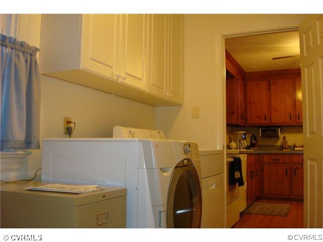 5010 Hurop Road Sandston, VA 23150 - Photo 12 of 12 Laundry - Very nice laundry room with newer applia