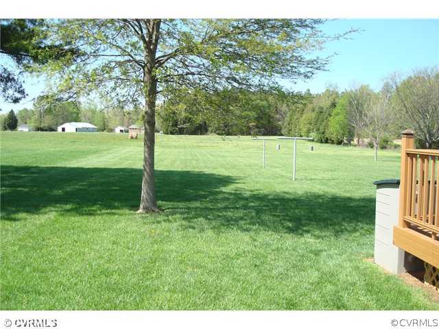 5010 Hurop Road Sandston, VA 23150 - Photo 2 of 12 Yard/Garden