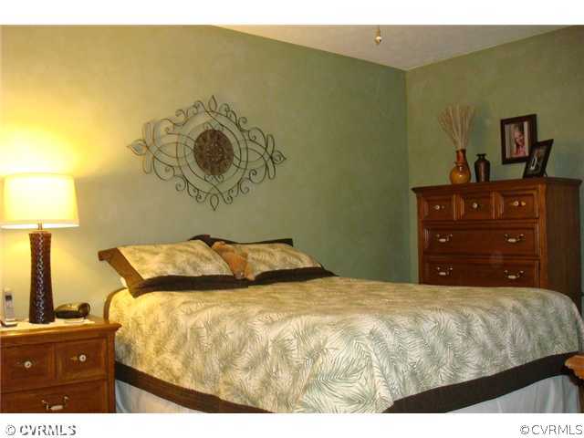 5010 Hurop Road Sandston, VA 23150 - Photo 7 of 12 Master Bedroom - master with full bath and walk in