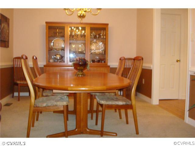 5010 Hurop Road Sandston, VA 23150 - Photo 8 of 12 Dining Room - large dining room