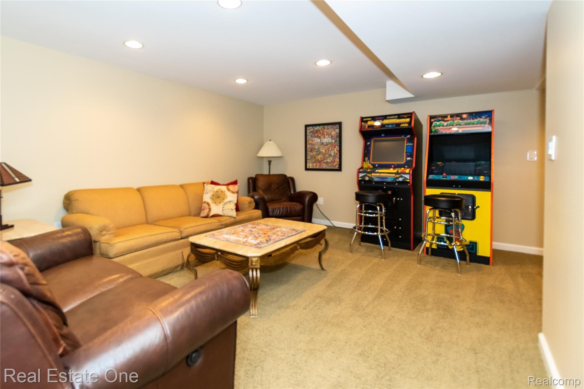 3959 Kaeleaf Road Lake Orion, MI 48360 - Photo 38 of 43 Gaming space