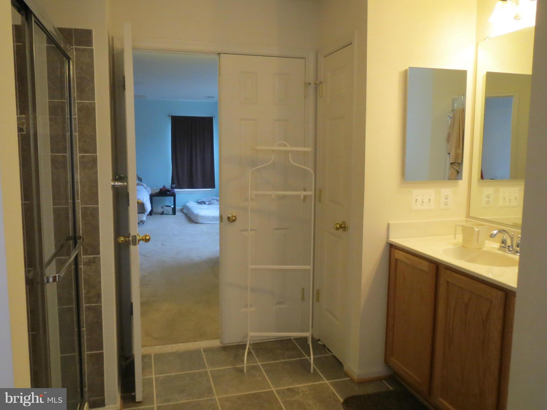 6504 Clarington Road Baltimore, MD 21209 - Photo 17 of 29 Bath