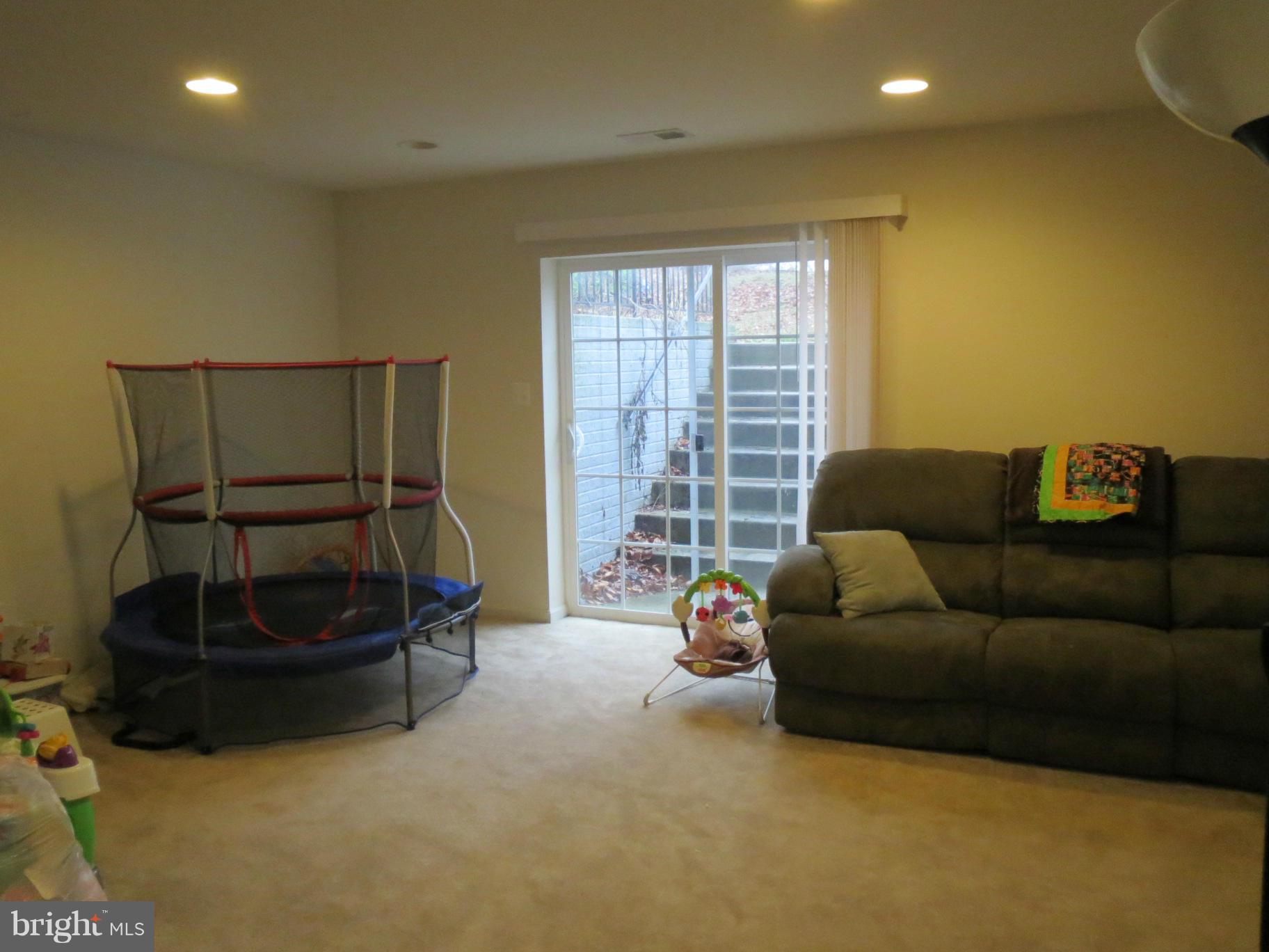 6504 Clarington Road Baltimore, MD 21209 - Photo 28 of 29 Family Room