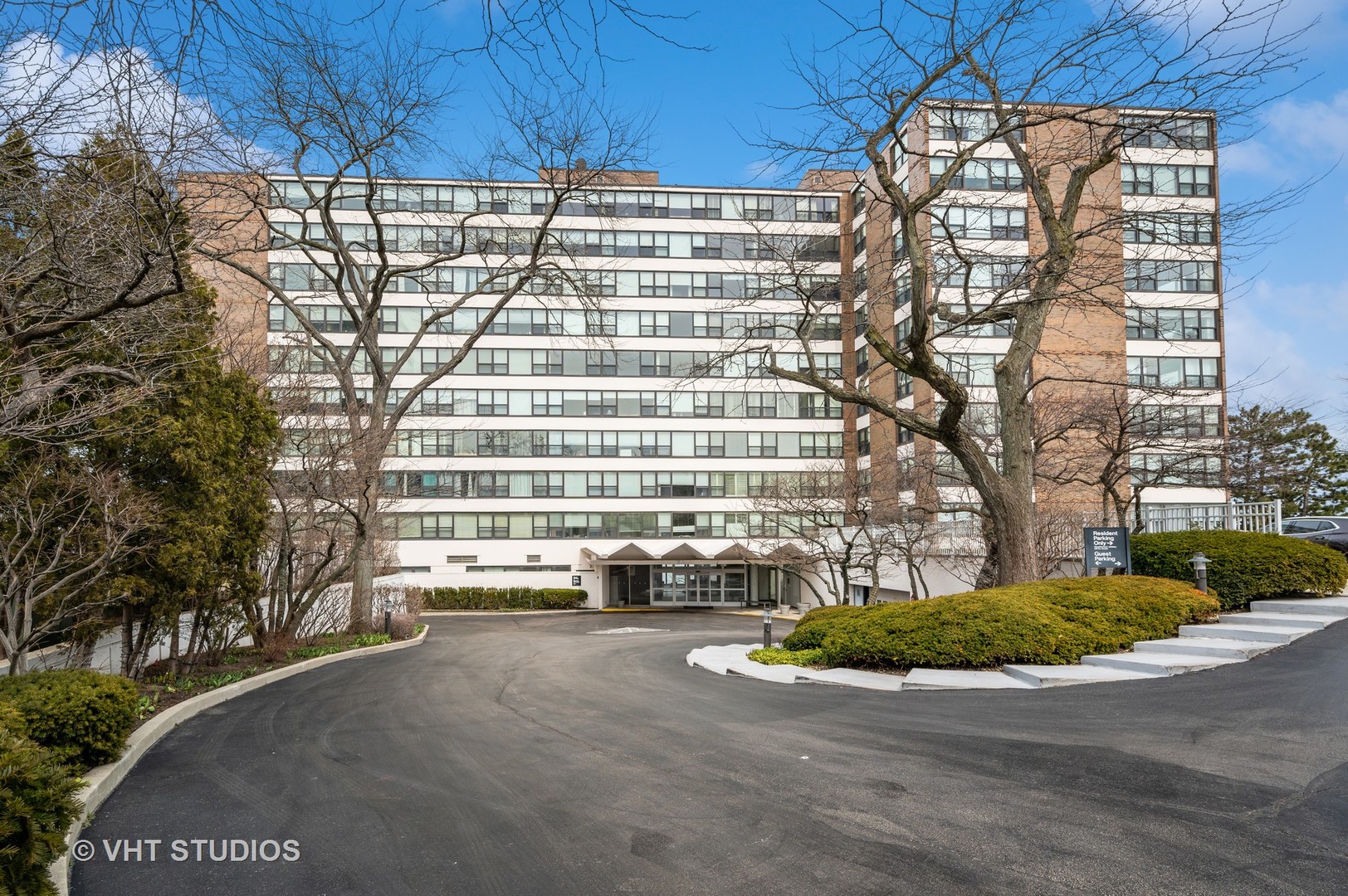 1616 Sheridan Road, Unit 10C Wilmette, IL 60091 - Photo 1 of 15 a front view of a building