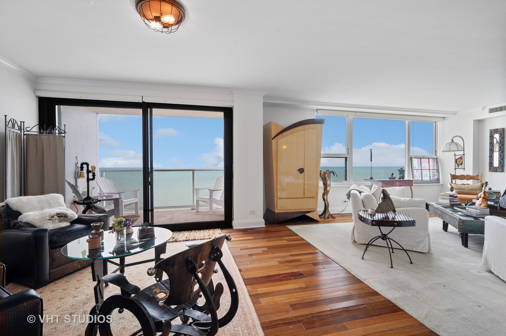 1616 Sheridan Road, Unit 10C Wilmette, IL 60091 - Photo 11 of 15 a living room with furniture and a large window