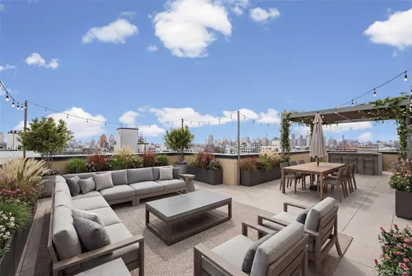 $3,675 | 444 Graham Avenue, Unit 2A | Williamsburg