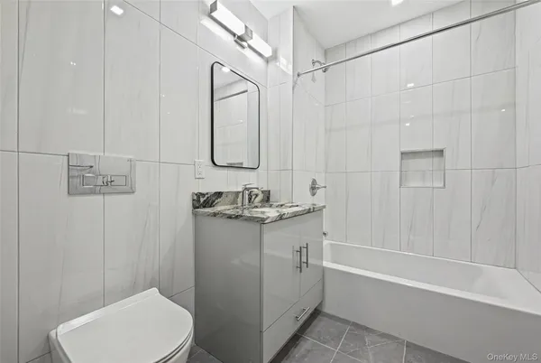 $3,675 | 444 Graham Avenue, Unit 2A | Williamsburg