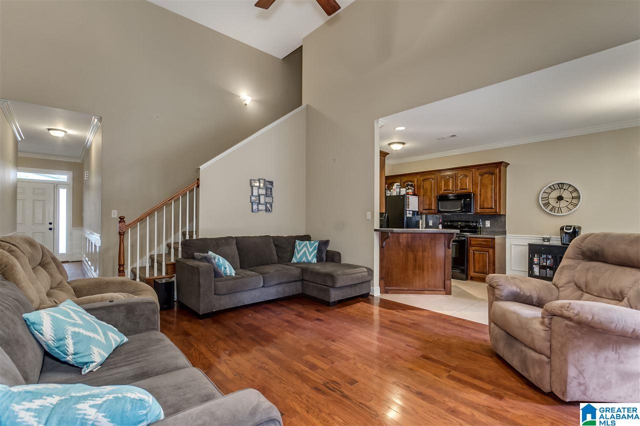 932 Valley Circle Leeds, AL 35094 - Photo 11 of 35