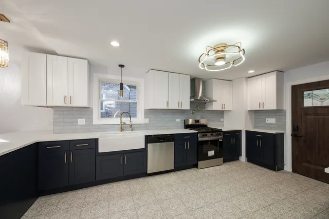 $359,000 | 9708 South Ellis Avenue, Chicago, IL 60628