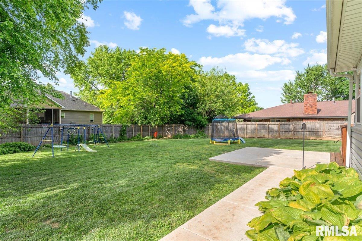 2605 Cardifs Avenue Springfield, IL 62704 - Photo 33 of 37