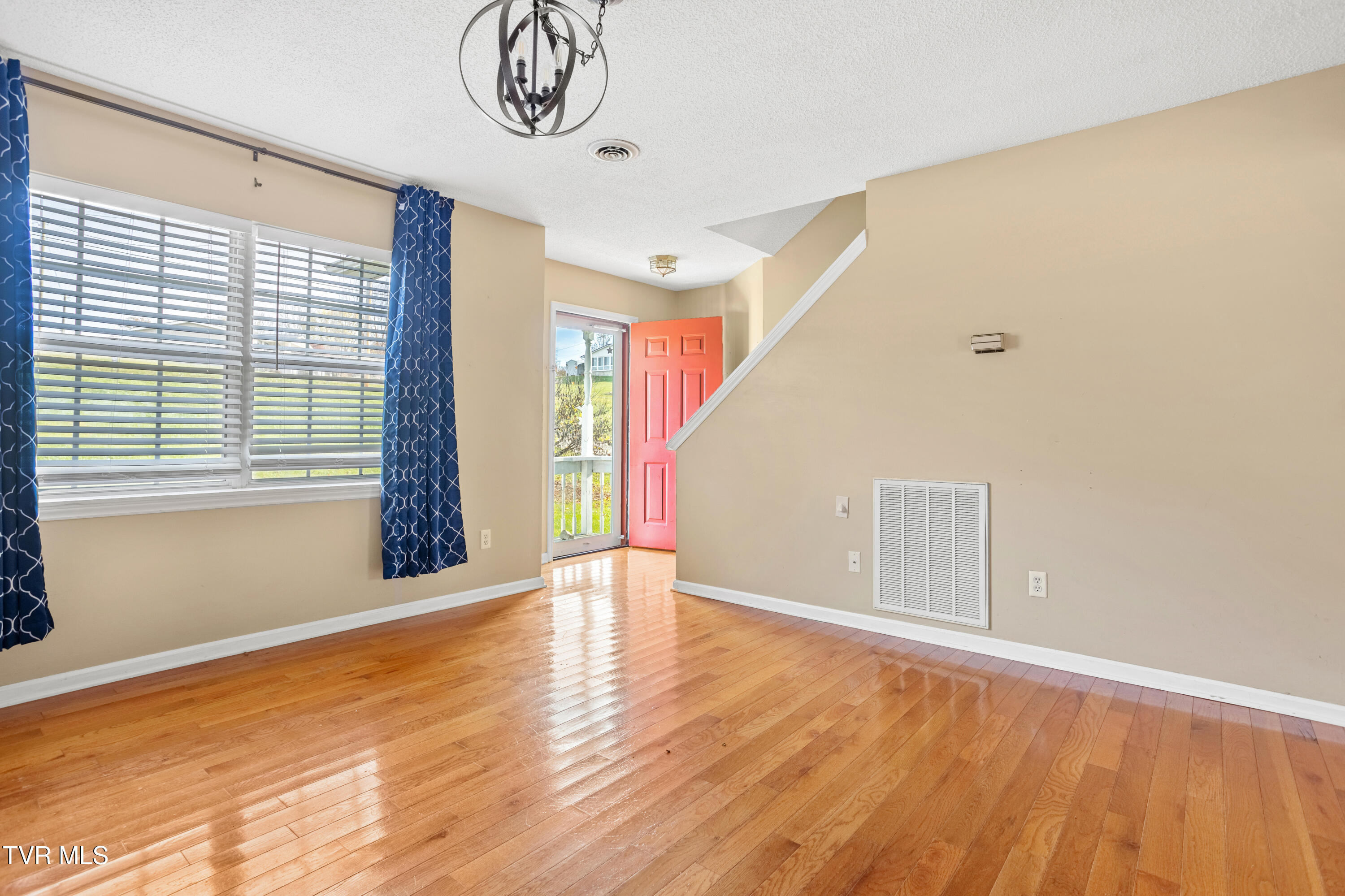 1077 Gray Station Road Gray, TN 37615 - Photo 20 of 39 177A3580-HDR
