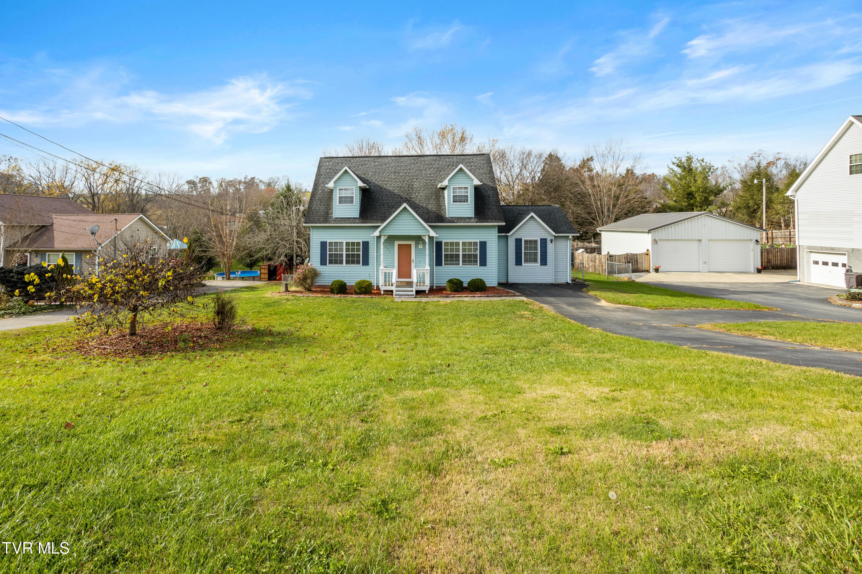 1077 Gray Station Road Gray, TN 37615 - Photo 2 of 39 177A3504-HDR