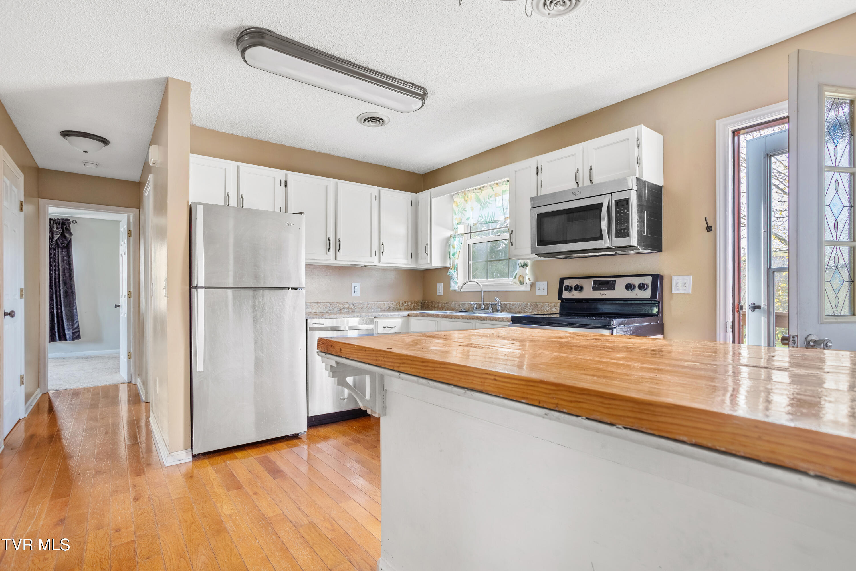 1077 Gray Station Road Gray, TN 37615 - Photo 23 of 39 177A3592-HDR
