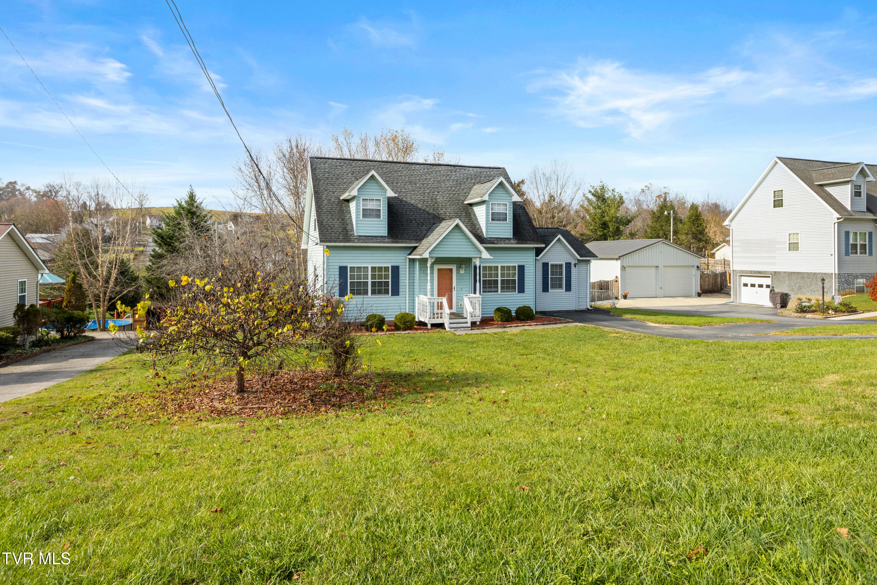 1077 Gray Station Road Gray, TN 37615 - Photo 4 of 39 177A3512-HDR