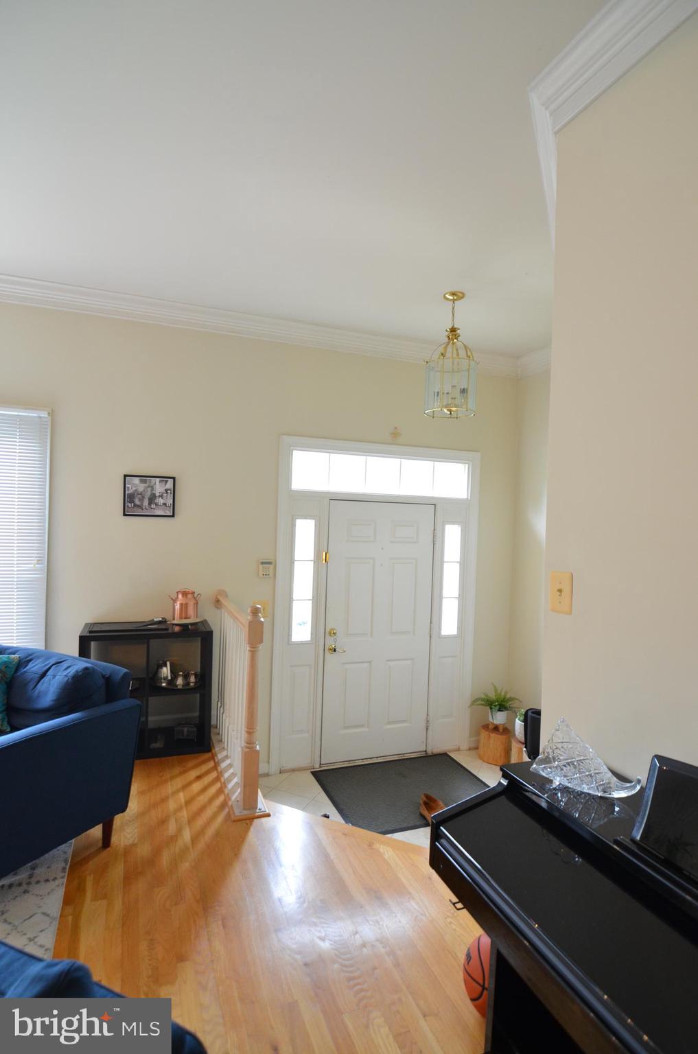 8173 Boss Street Vienna, VA 22182 - Photo 2 of 59 Foyer
