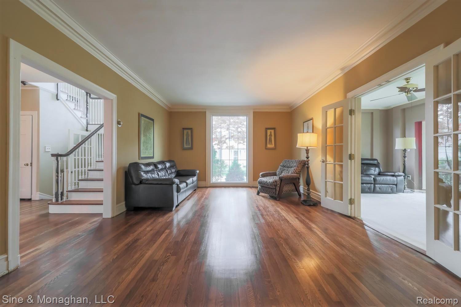 36 Colonial Road Grosse Pointe, MI 48236 - Photo 16 of 60 36 Colonial Rd LIVINGROOM TO WINDOW.jpg