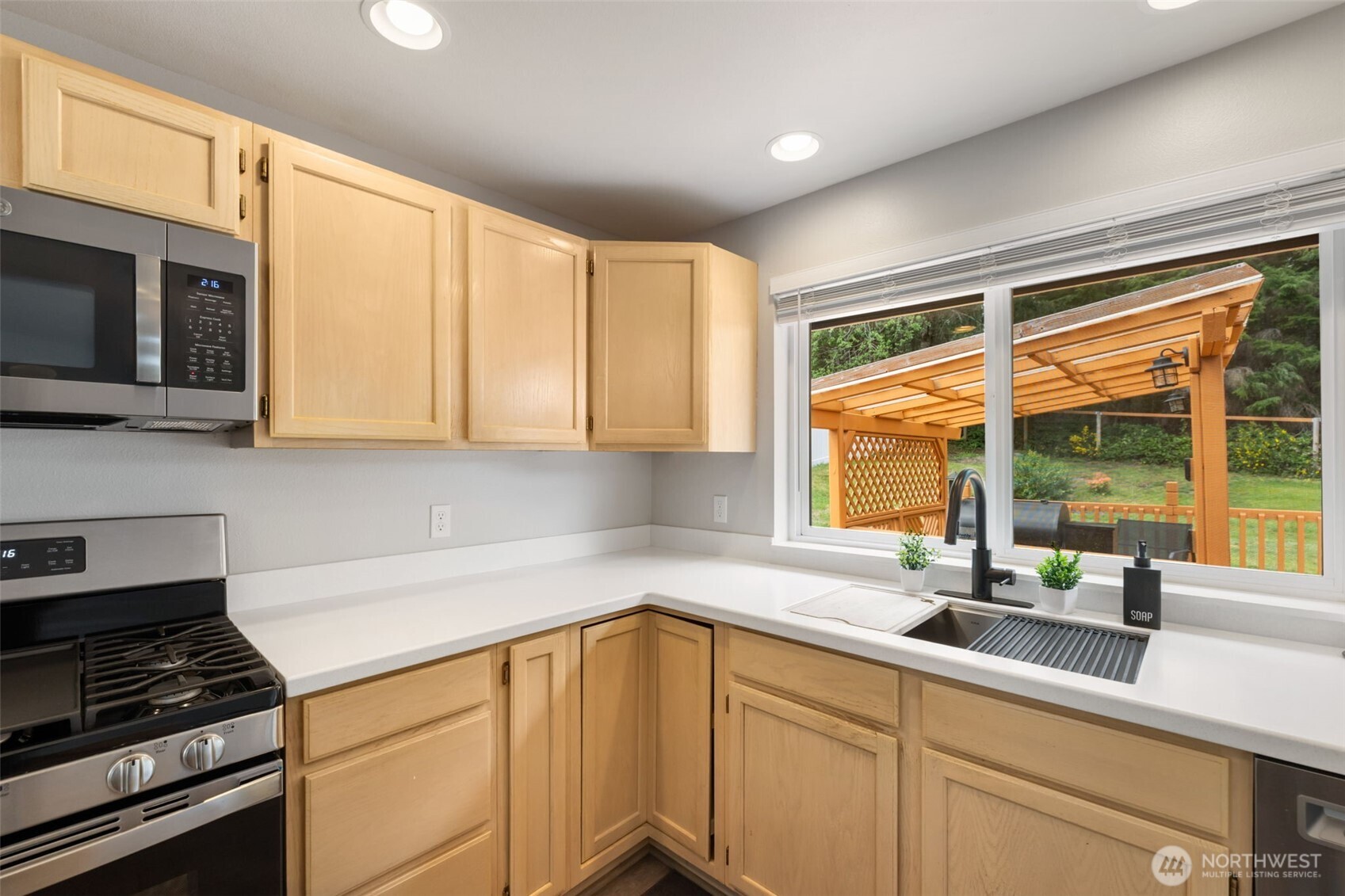 6432 Crossing Place Southwest Port Orchard, WA 98367 - Photo 11 of 38