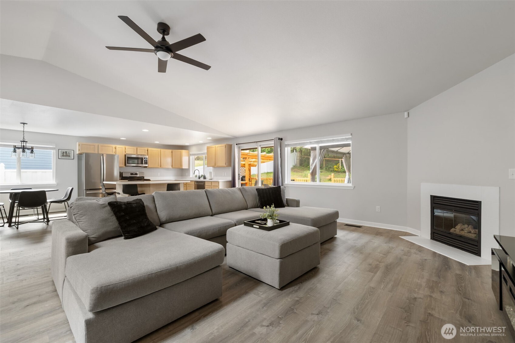 6432 Crossing Place Southwest Port Orchard, WA 98367 - Photo 4 of 38