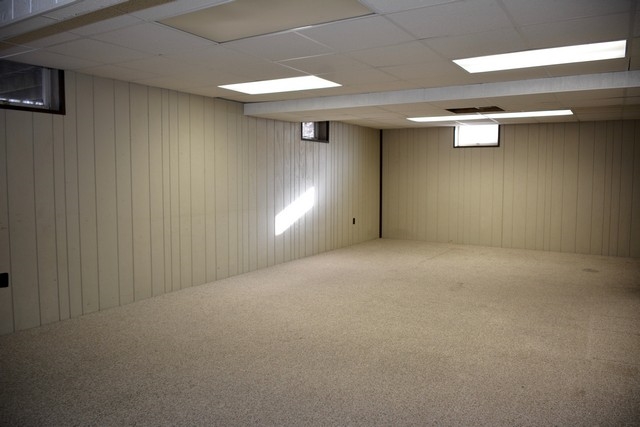 3811 Manchester Road Traverse City, MI 49686 - Photo 18 of 37 1843132-18.JPG