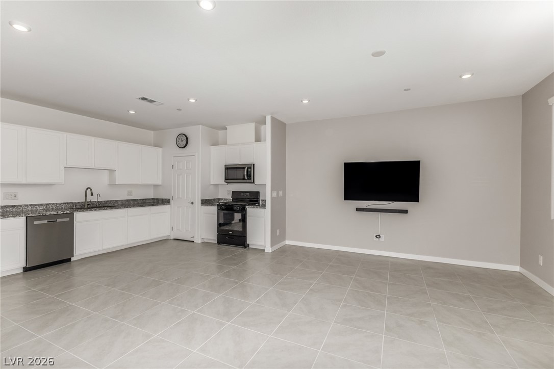 1111 Heliodor Avenue Henderson, NV 89011 - Photo 12 of 47
