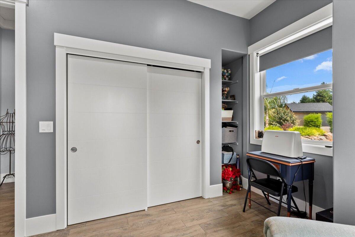 19580 Mockingbird Lane Redding, CA 96002 - Photo 101 of 216 a view of a livingroom with furniture and a window