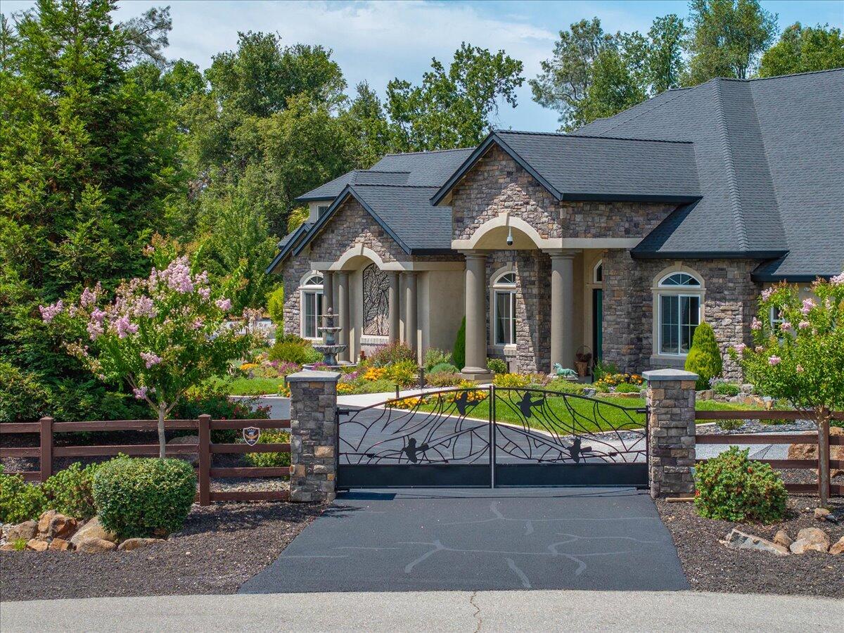 19580 Mockingbird Lane Redding, CA 96002 - Photo 3 of 216 001-19580 Mockingbird Ln - E-103