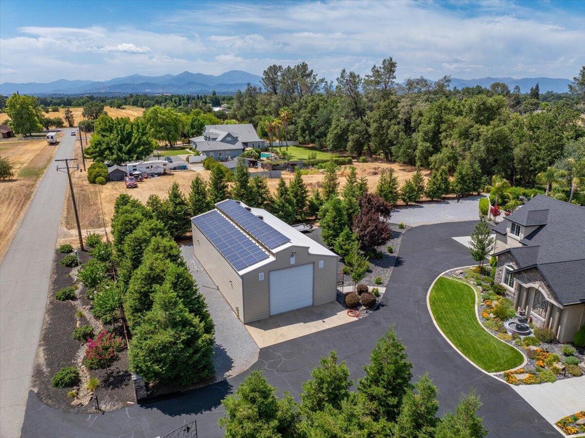 19580 Mockingbird Lane Redding, CA 96002 - Photo 4 of 216 30x60-14'w 15' tall remote roll up door
