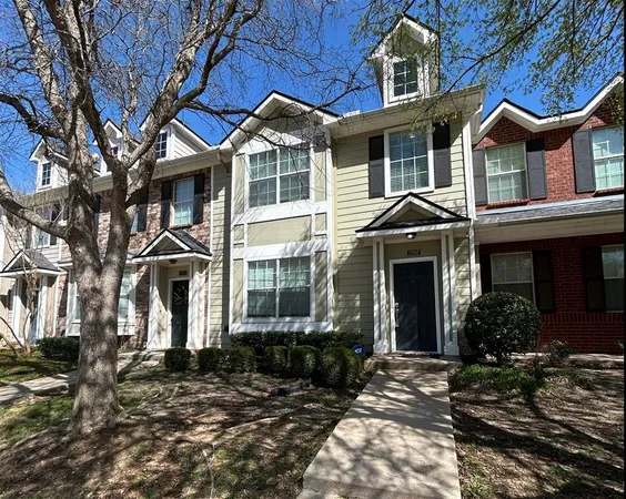$2,400 | 2202 Carlisle Street, Bedford, TX 76021