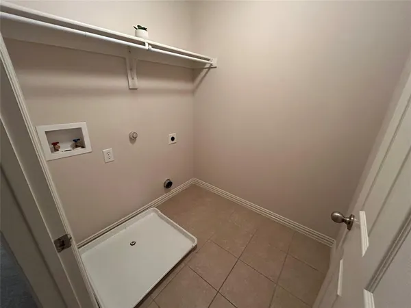 $2,400 | 2202 Carlisle Street, Bedford, TX 76021