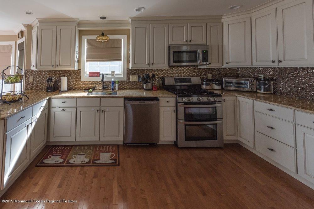 48 Prests Mill Road Old Bridge, NJ 08857 - Photo 4 of 22 kitchen