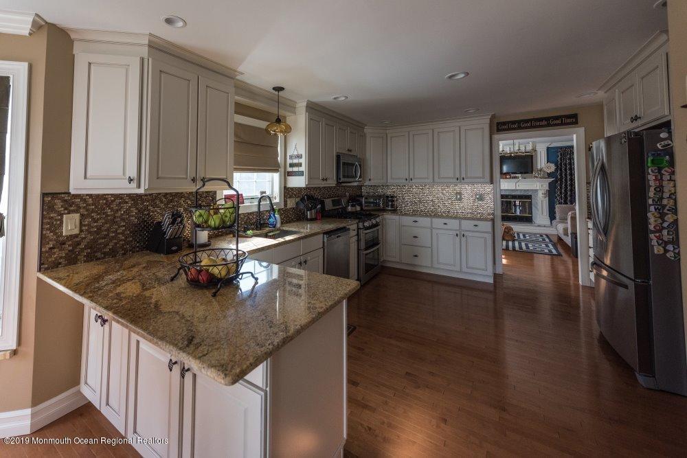 48 Prests Mill Road Old Bridge, NJ 08857 - Photo 5 of 22 kitchen2