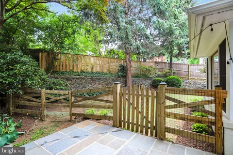 $1,450,000 | 10019 Kensington Parkway, Kensington, MD 20895