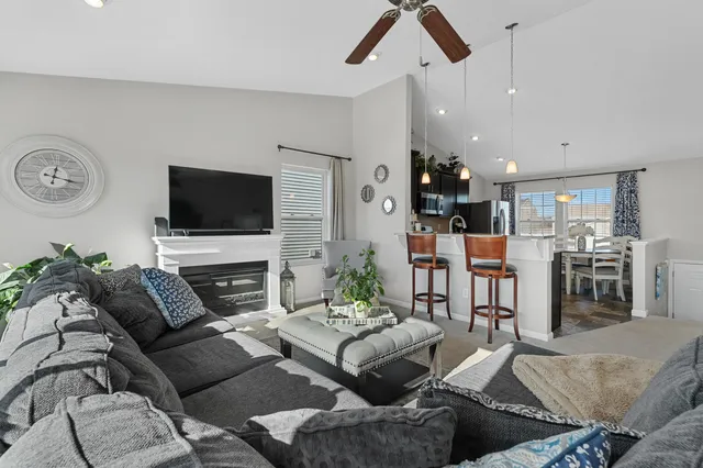 $289,999 | 1327 Gardner Pond Lane, Vicksburg, MI 49097