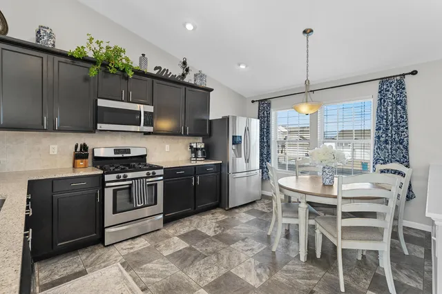 $289,999 | 1327 Gardner Pond Lane, Vicksburg, MI 49097