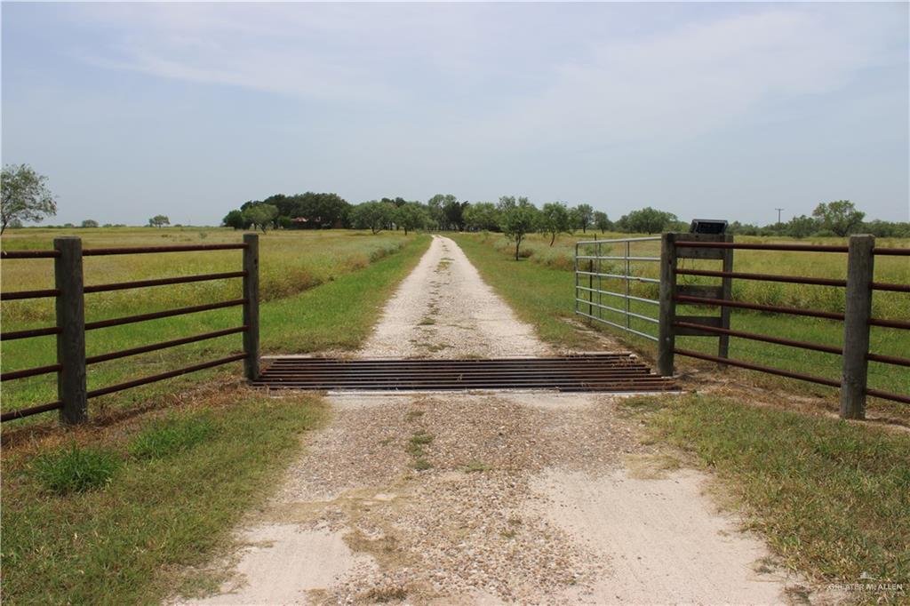 412 Cr 412 Road Falfurrias, TX 78355 - Photo 2 of 33