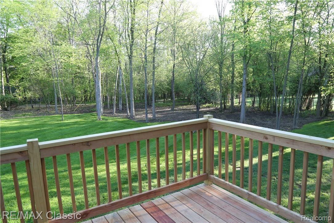 34028 Lyncroft Street Farmington, MI 48331 - Photo 34 of 66 image0038.jpg