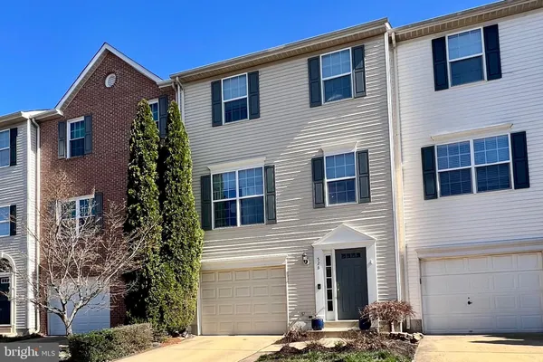 $575,000 | 528 Tuliptree Square Northeast, Leesburg, VA 20176