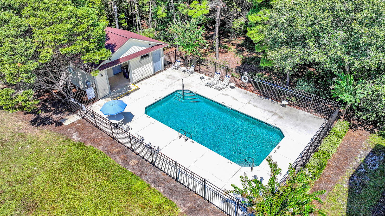 231 Vía Largo, Unit 39B Santa Rosa Beach, FL 32459 - Photo 36 of 50 a view of a house with a yard