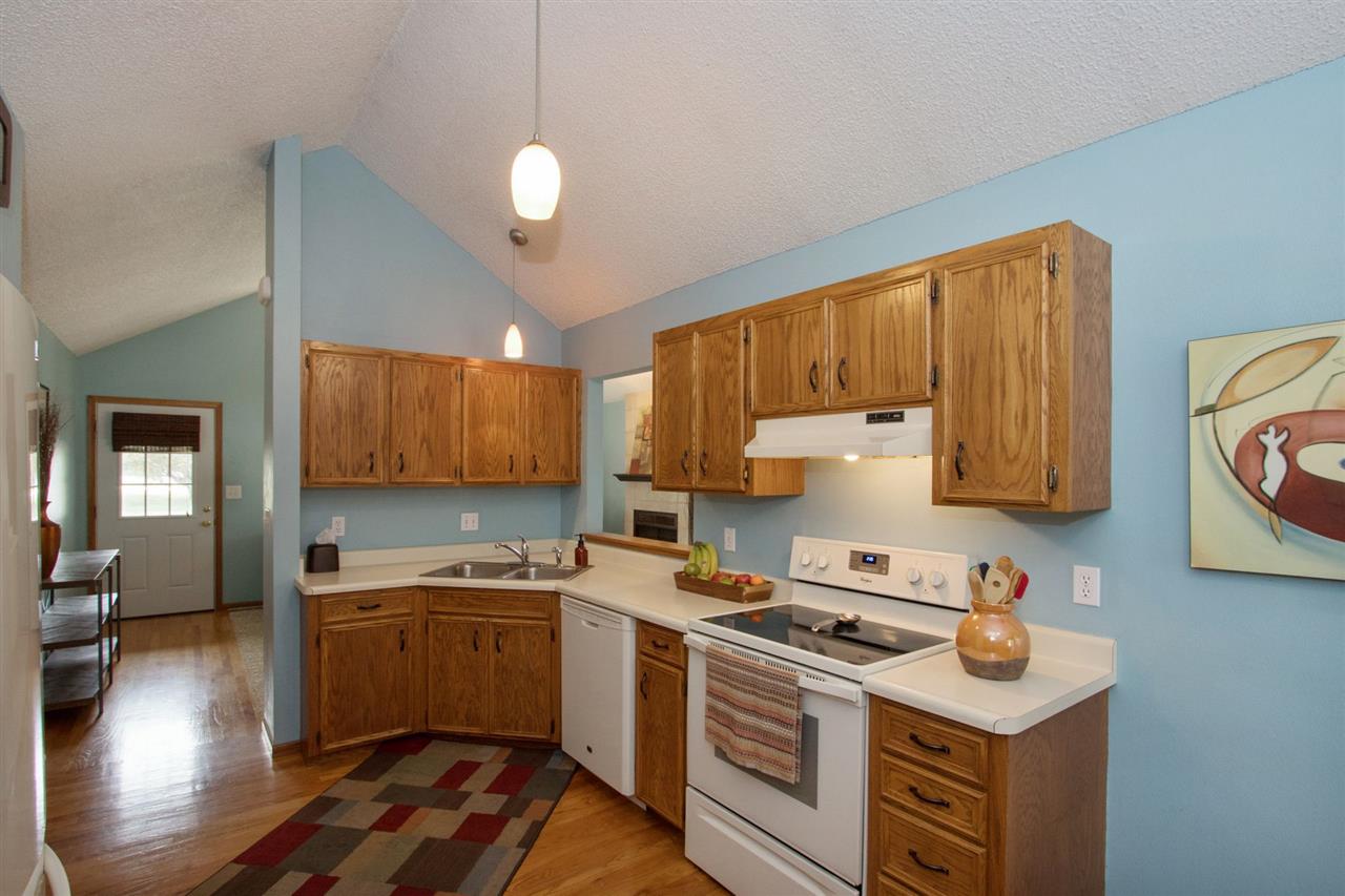 1935 Holiday Road Coralville, IA 52241 - Photo 10 of 31 Gallery Image 10