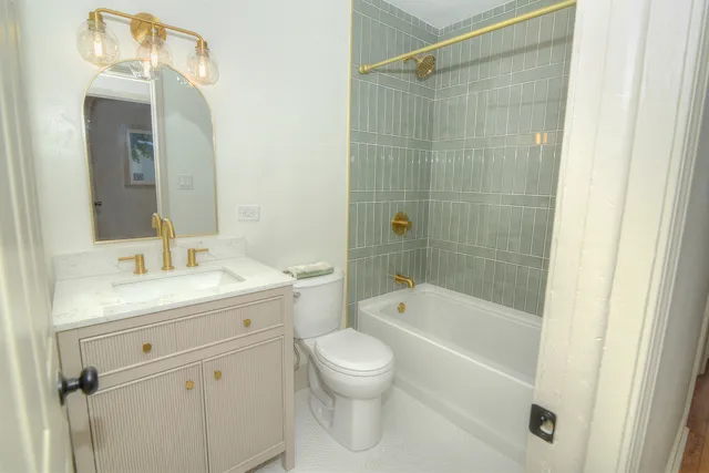 $339,000 | 600 Sussex Lane, Crystal Lake, IL 60014