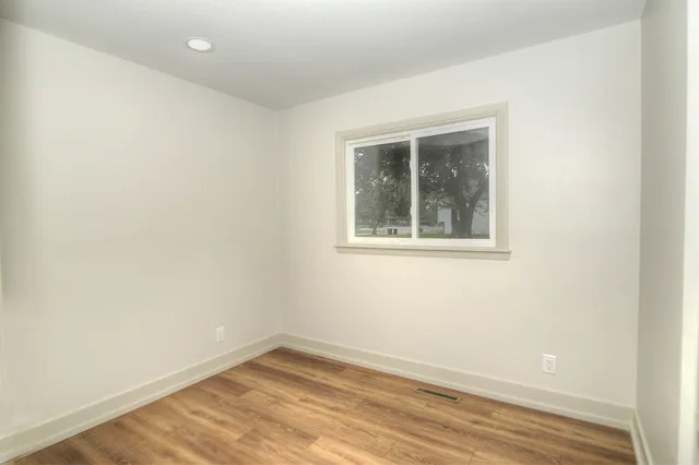 $339,000 | 600 Sussex Lane, Crystal Lake, IL 60014