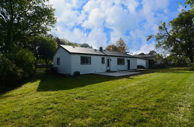 $339,000 | 600 Sussex Lane, Crystal Lake, IL 60014